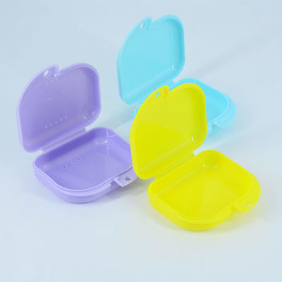 Kleurrijke kunststof Custom Orthodontic UV Retainer Case Box Plastic Denture Storage Box Dental Retainer Case